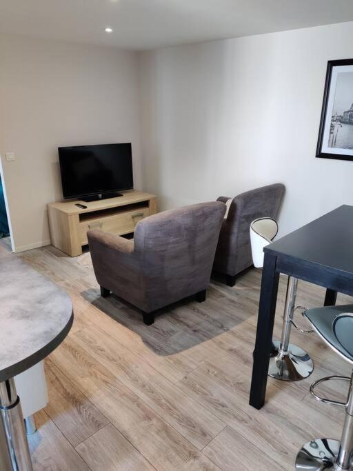 Appartement Cosy Avec Parking Proche Gare Dombasle-sur-Meurthe Eksteriør bilde